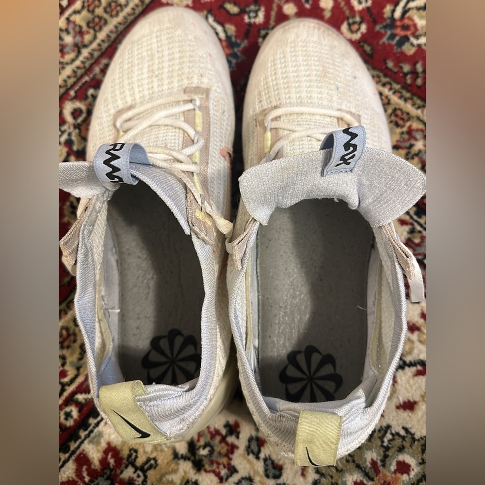 Size: 8.5